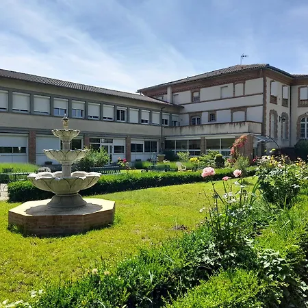 Centre Louis Ormieres Otel Montauban