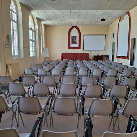 Centre Louis Ormieres Otel Montauban